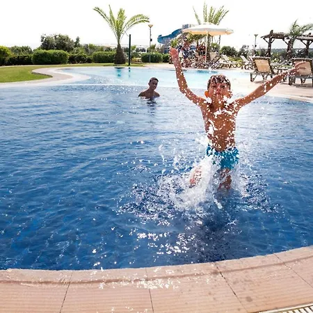 Апартаменты Octopool With Private Pool Vokolidha