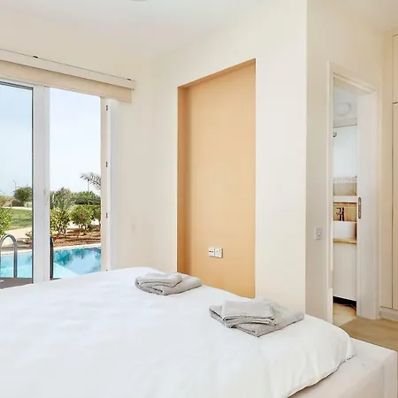 Octopool With Private Pool Apartman Vokolidha