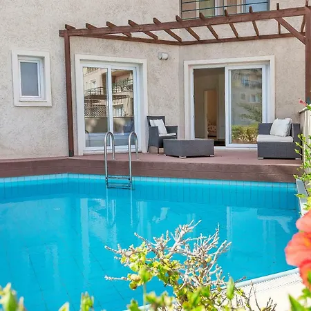 Octopool With Private Pool Apartman *