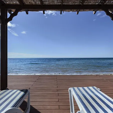Octopool With Private Pool Apartman